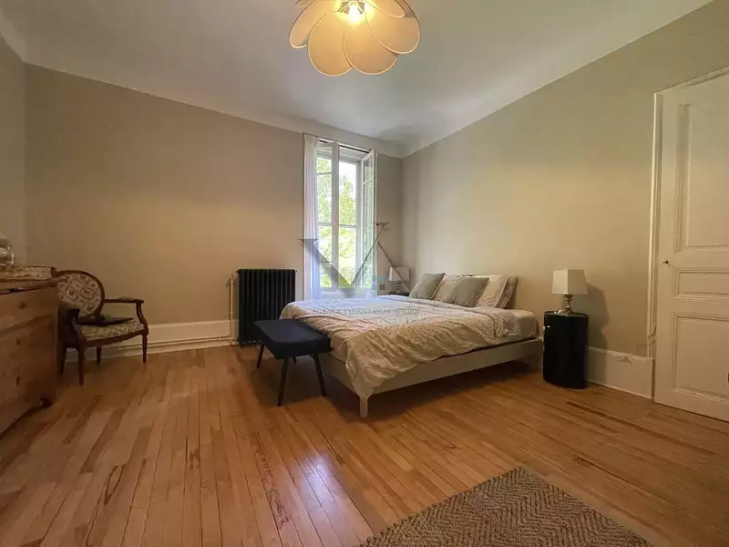 Maison, 242 m²