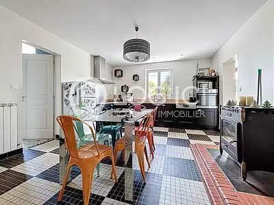 Maison, 225 m²