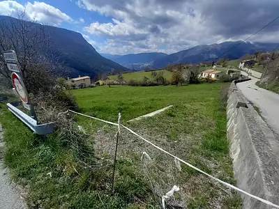 Terrain, 2 400 m²