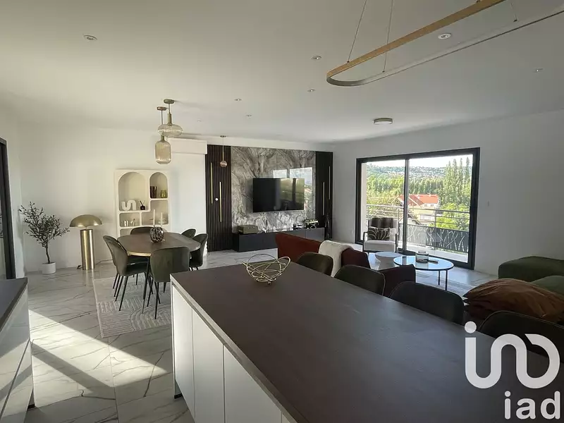 Maison, 243 m²