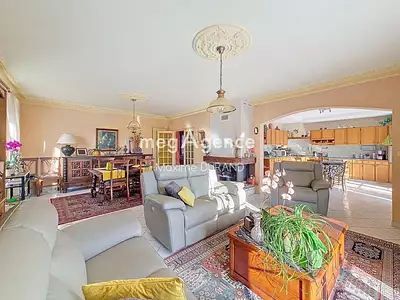 Maison, 235 m²