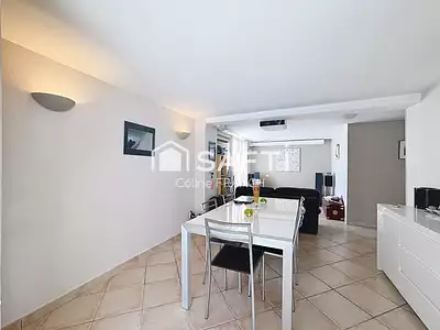Maison, 240 m²