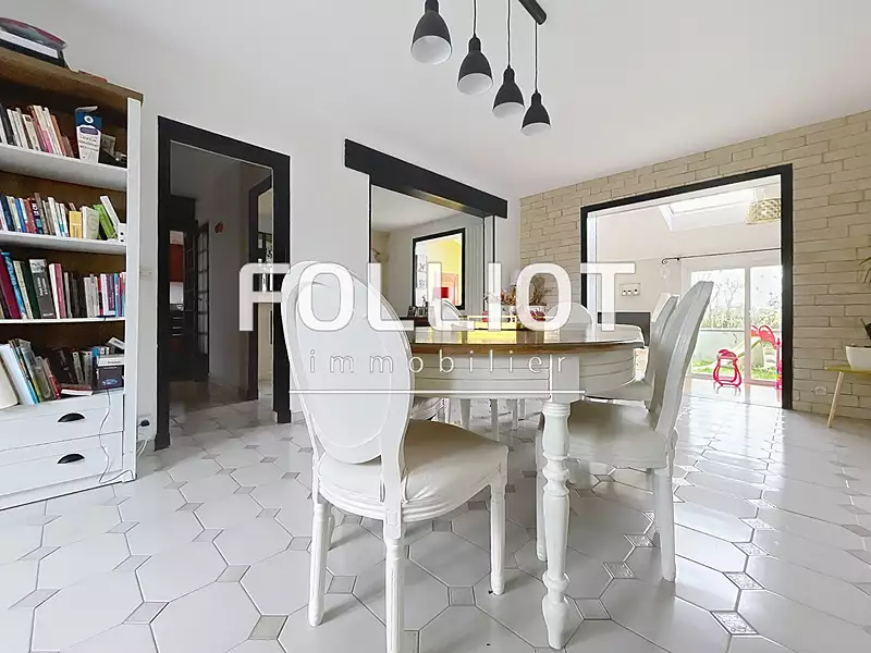 Maison, 121 m²