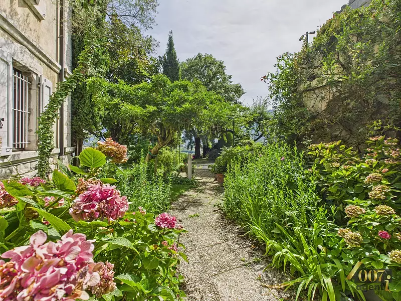 Maison, 244 m²
