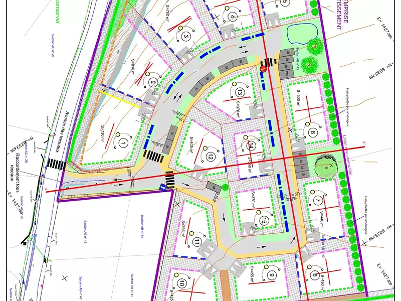 Terrain, 700 m²
