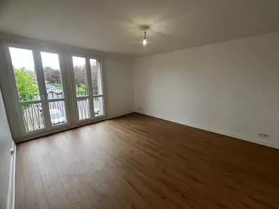 1 250 € CC Appartement • 72 m² • 3 pièces • 2 chambres Fresnes (94260)