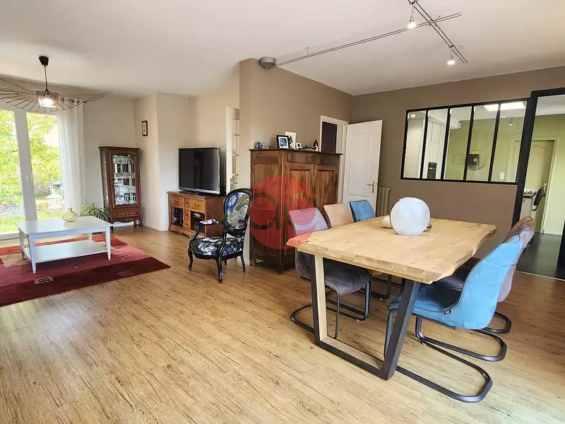 Maison, 166 m²