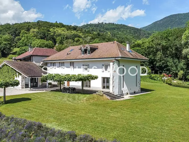 Maison, 387 m²
