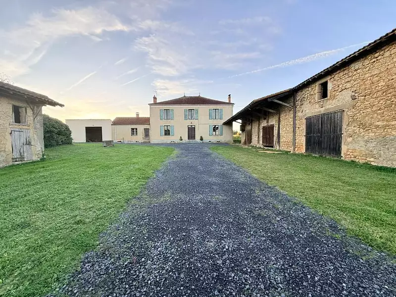 Maison, 260 m²