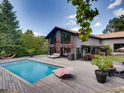 Maison, 335 m²