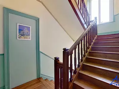 Immeuble, 698 m²