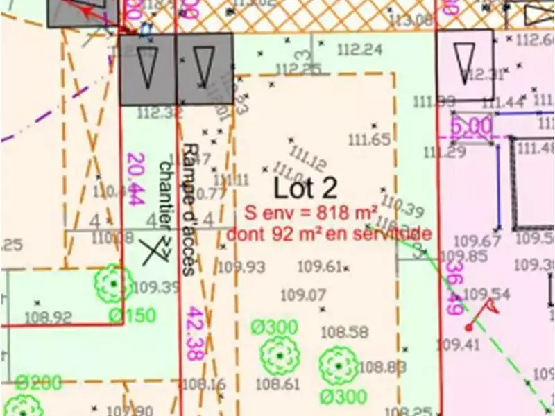 Terrain, 818 m²