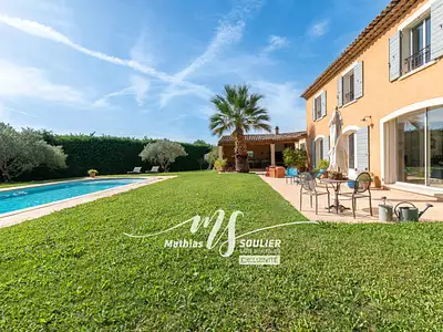 Maison, 224 m²