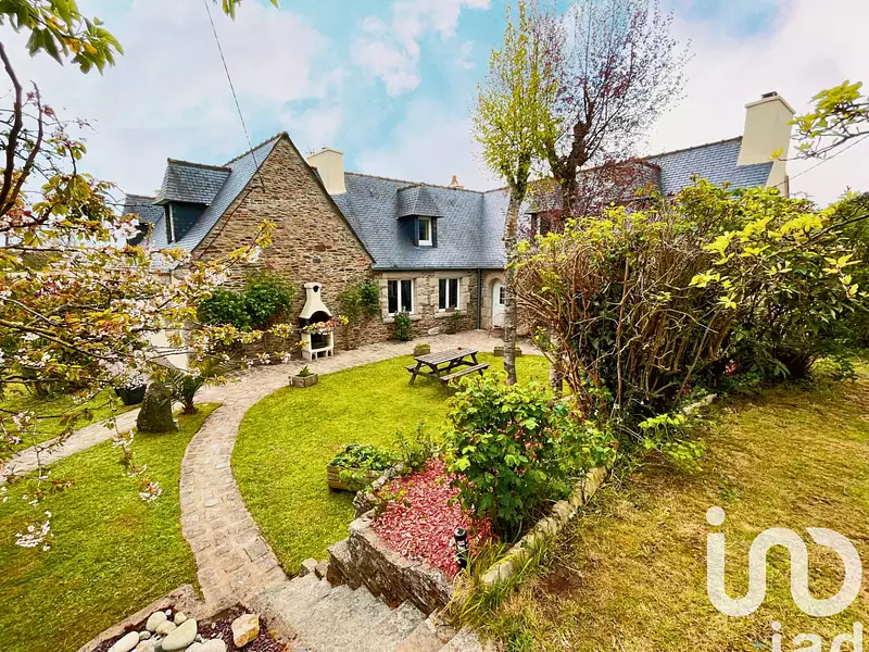 Maison, 196 m²