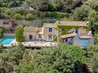 Maison, 275 m²