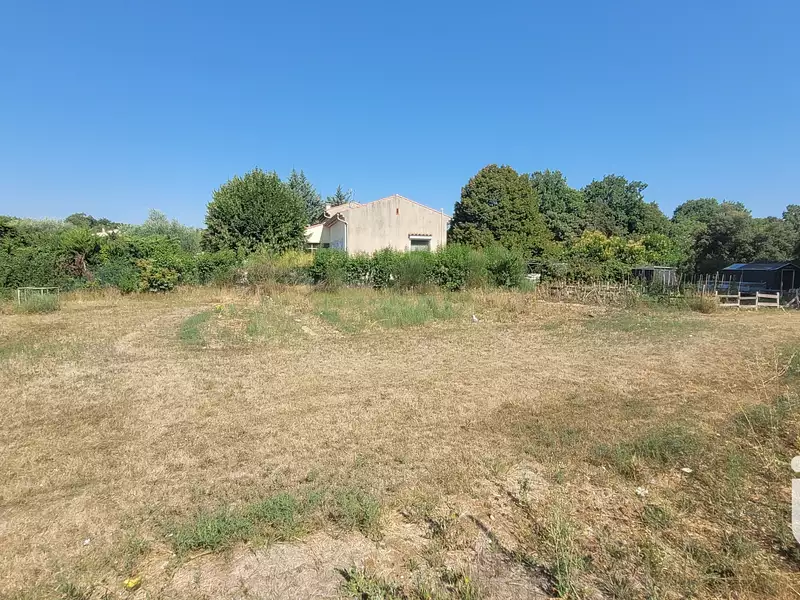 Terrain, 801 m²