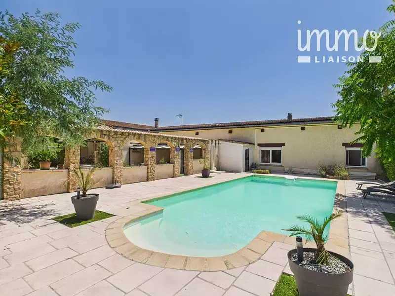 Maison, 250 m²