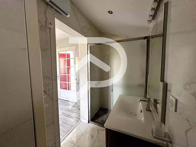 Maison, 220 m²