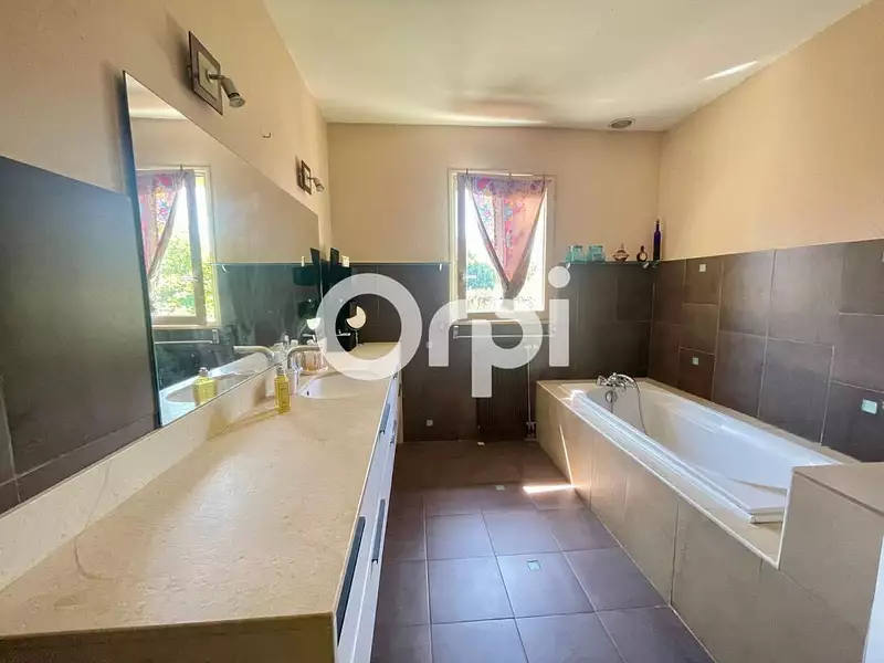 Maison, 137 m²
