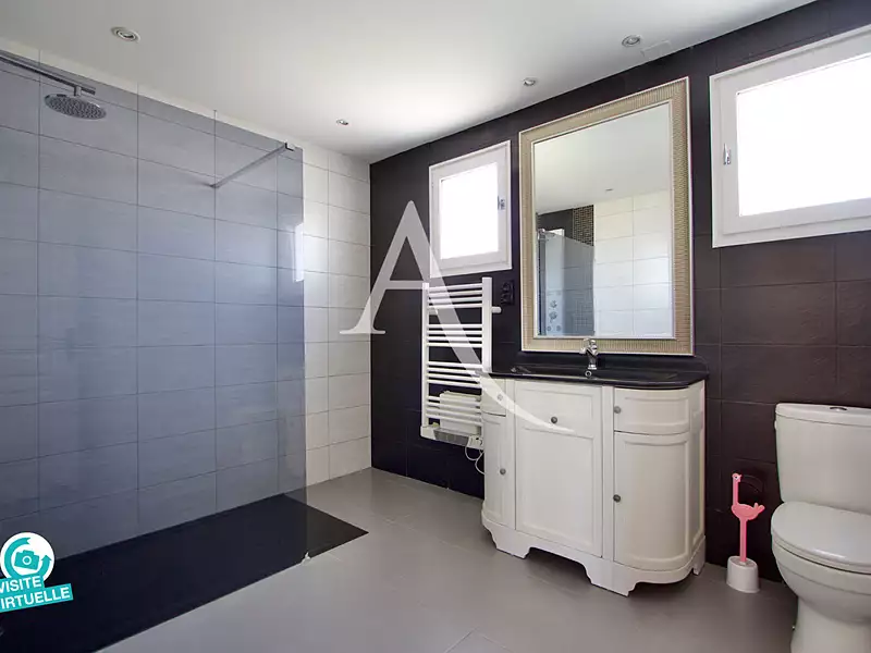 Maison, 167 m²
