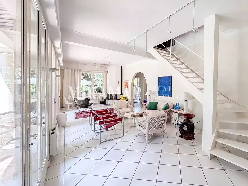 Maison, 166 m²