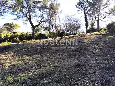 Terrain, 1 323 m²