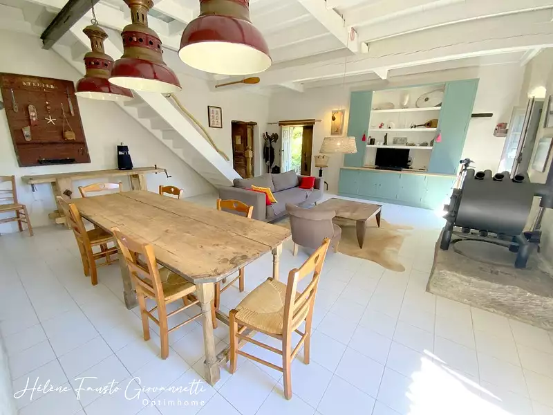 Maison, 235 m²