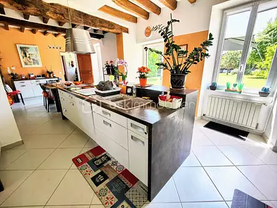 Maison, 296 m²