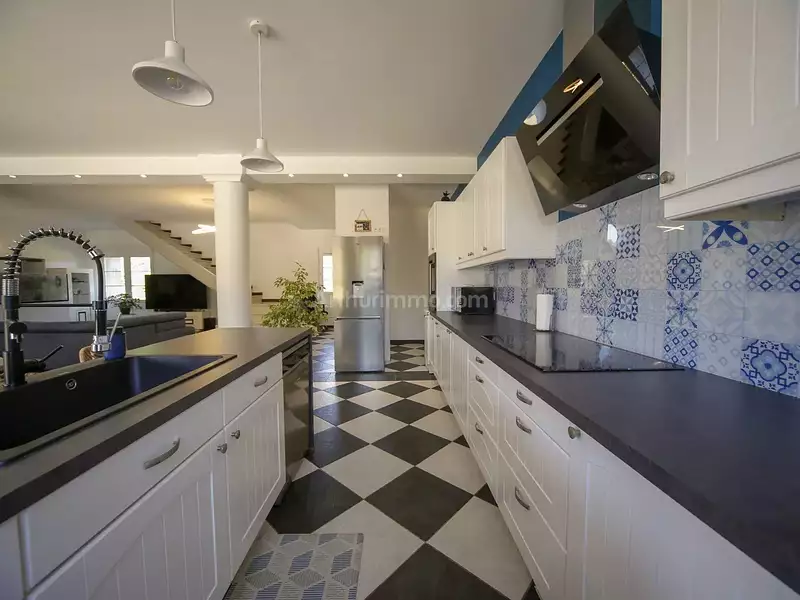 Maison, 280 m²