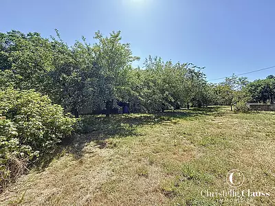 Terrain, 1 096 m²