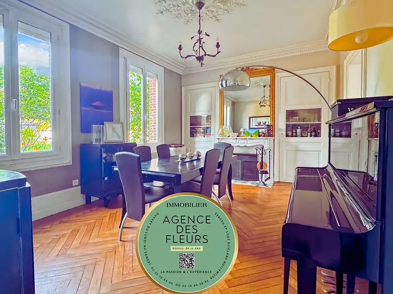 Maison, 235 m²
