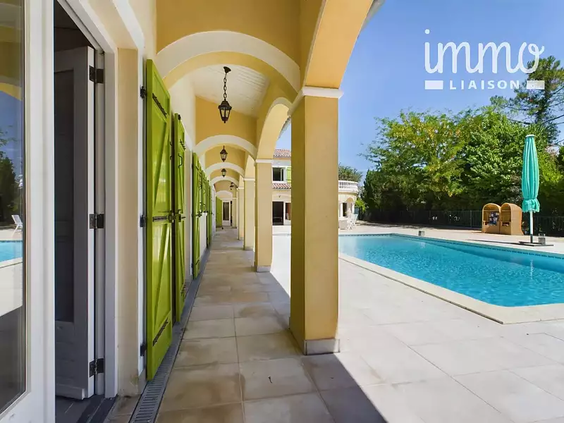 Maison, 230 m²