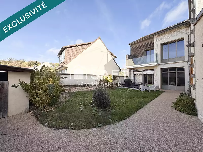 Maison, 225 m²