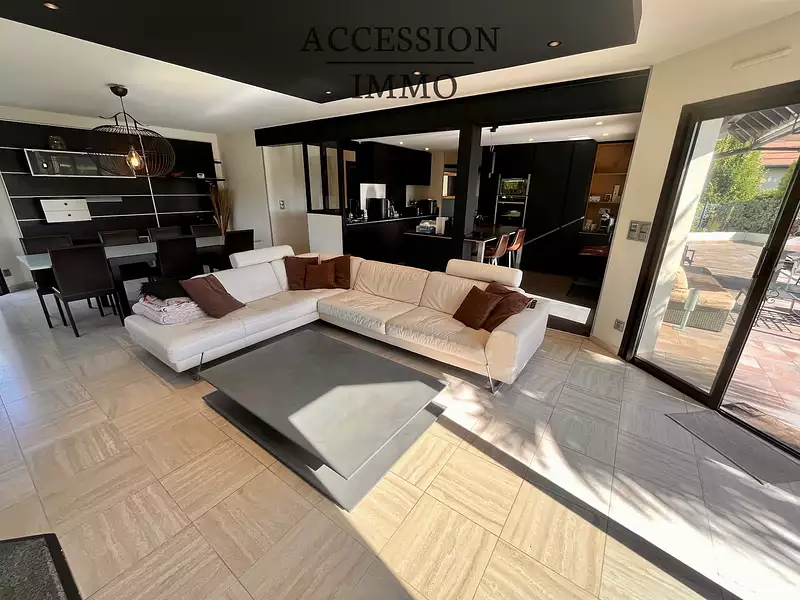 Maison, 195 m²