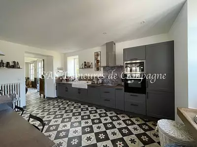 Maison, 530 m²