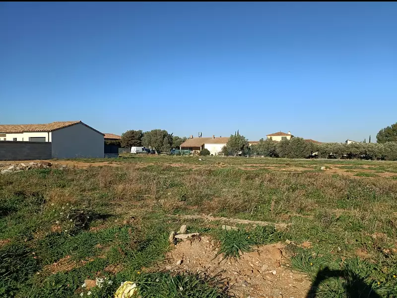 Terrain, 779 m²