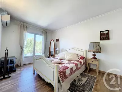 Maison, 245 m²