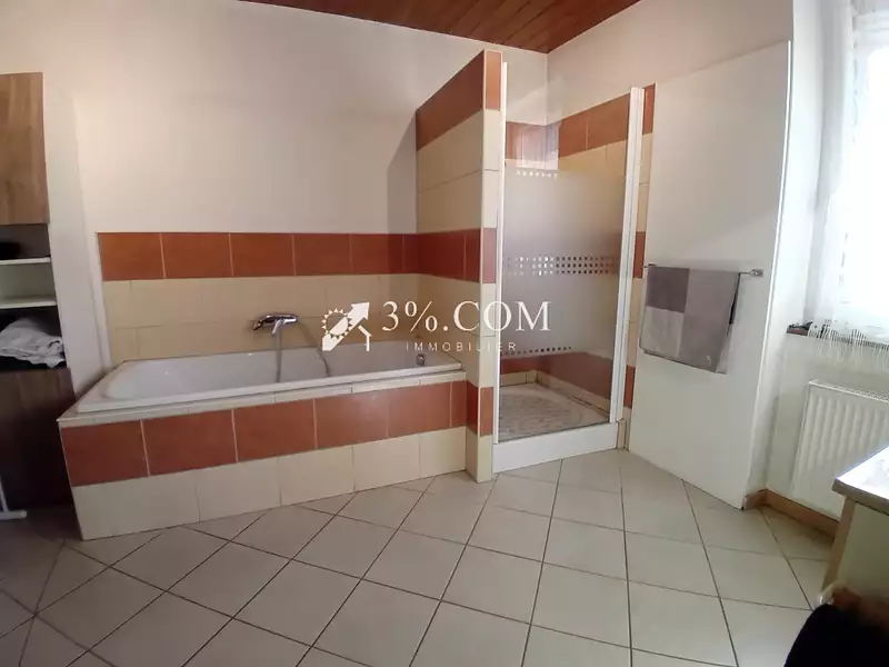 Immeuble, 222 m²