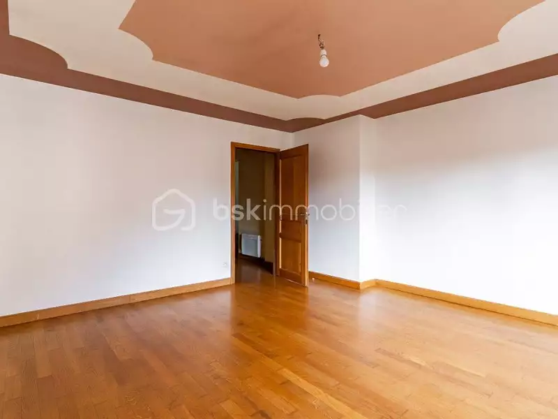 Immeuble, 240 m²