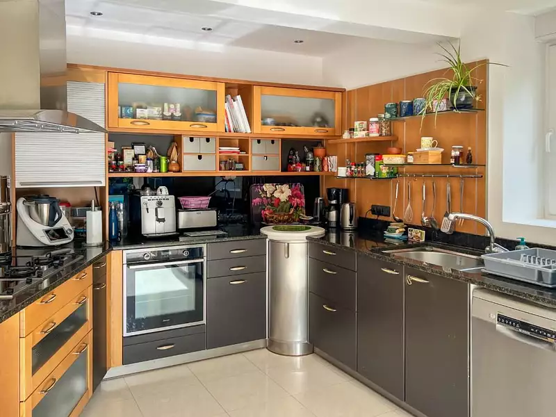 Maison, 330 m²