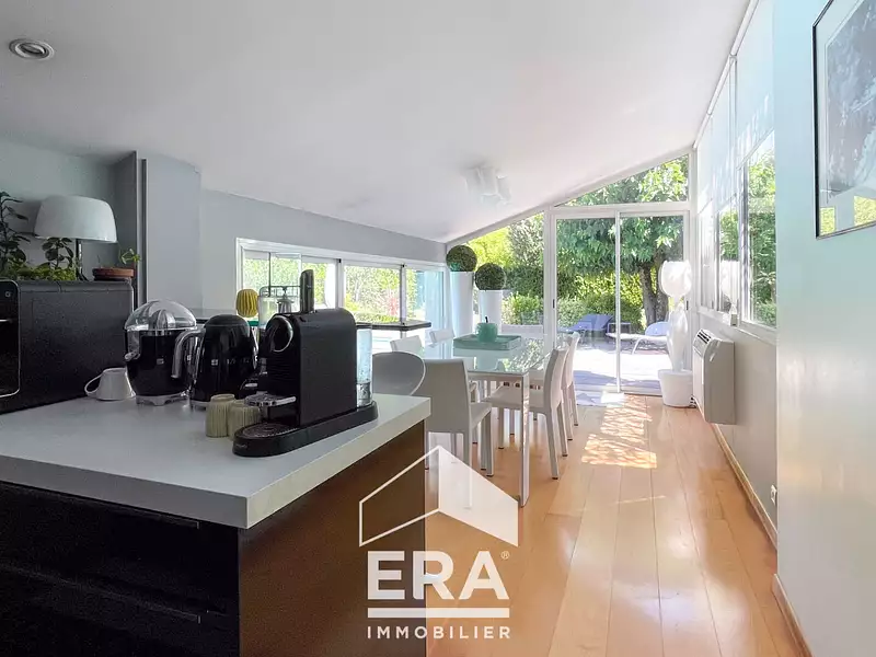 Maison, 260 m²
