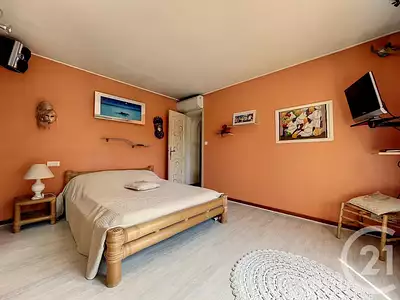 Maison, 245 m²