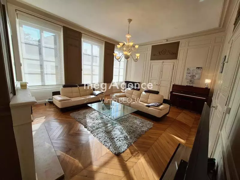 Maison, 285 m²