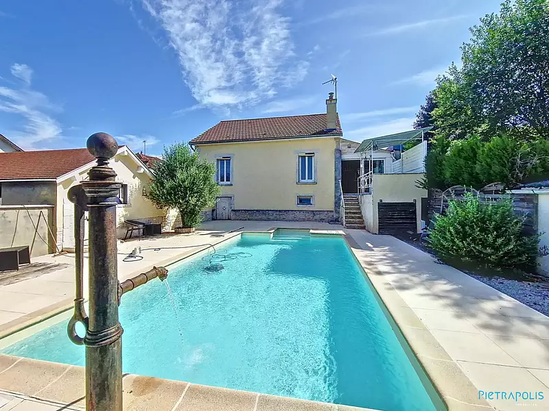 Maison, 169 m²