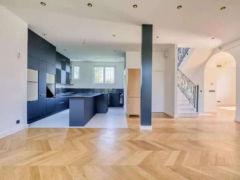 Maison, 330 m²