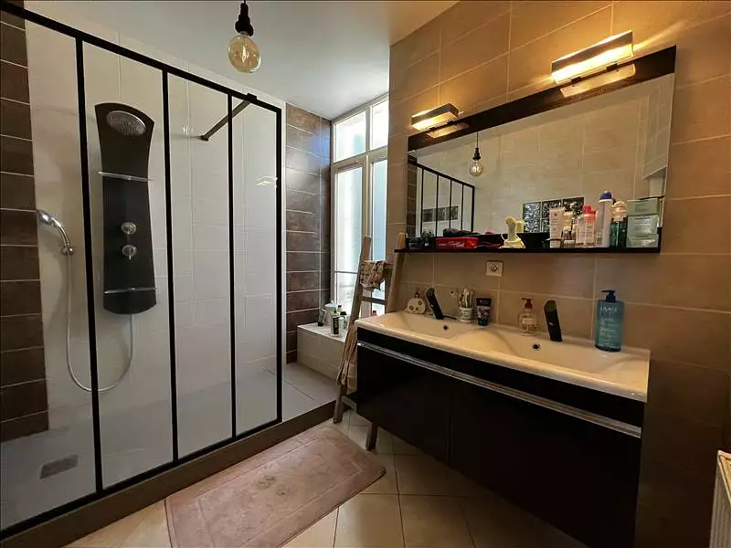 Maison, 213 m²