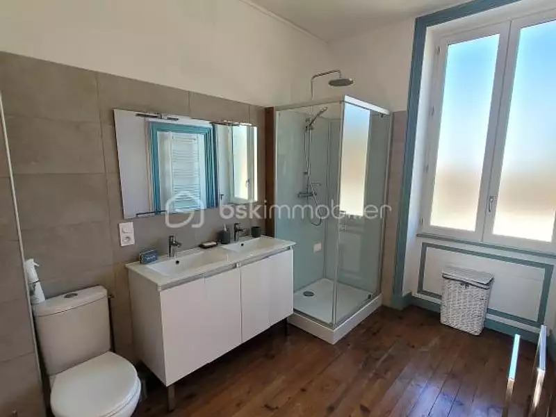Maison, 245 m²