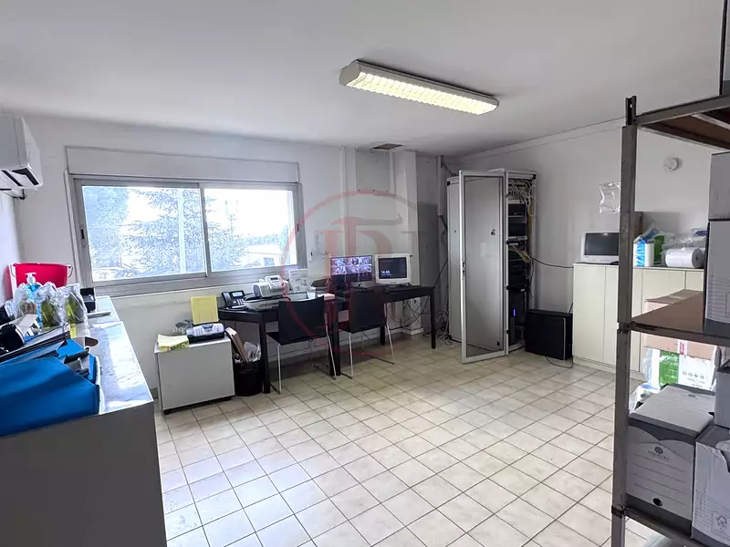 Divers, 2 250 m²