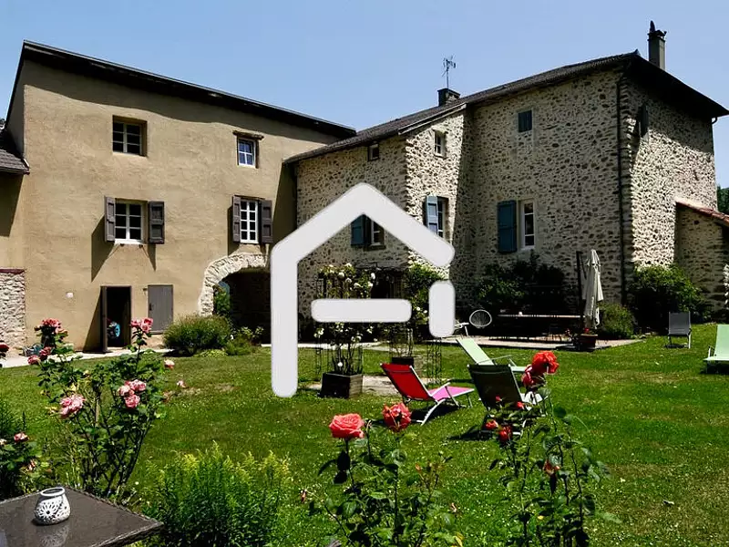 Maison, 840 m²
