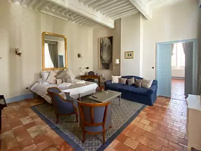 Maison, 825 m²